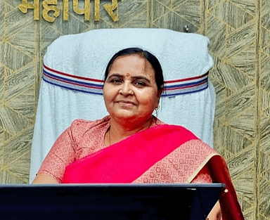 keyPeople.chairman.name